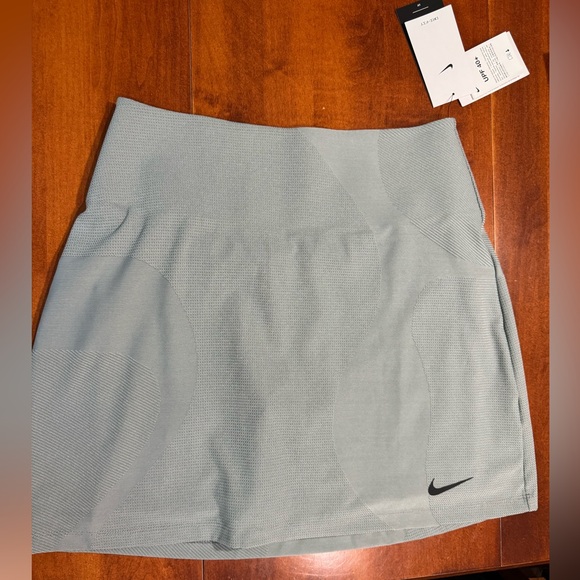 Nike Dresses & Skirts - Nike  Dri-FIT UV Tour Women's Golf Skirt, new with flaw